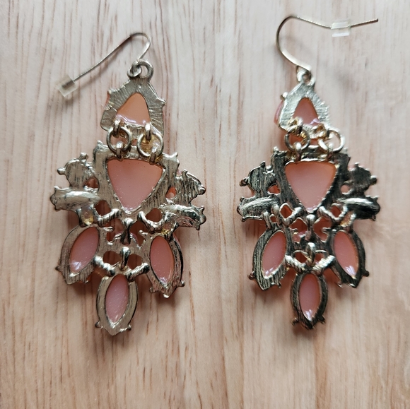 Chandelier earrings with peach tone jewels gold plate setting - Picture 2 of 3